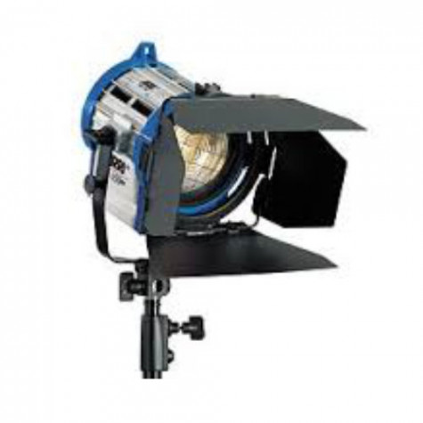 ARRI 1K Plus (1000w) Fresnel & Stand